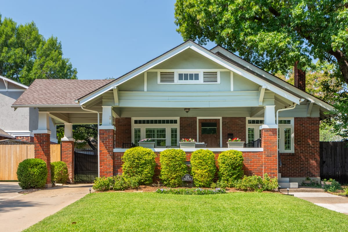 1204 Virginia Place, a traditional Craftsman home in North Hi Mount, Fort Worth, Texas.